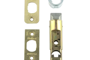 6 Way Adjustable Plain Latch in Polished Brass